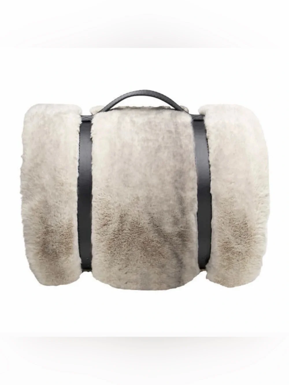 Mon Chateau Luxe Faux Fur Throw